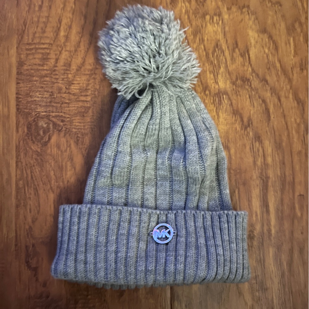 Michael Kors Gray Knit Pom Pom Beanie